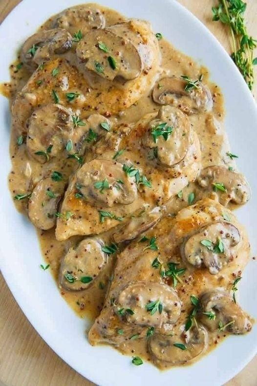 Poulet à la moutarde et aux champignons